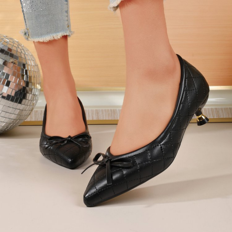 Tacones Kitten Punto Punta Moñ - Leather Work reseña y precio