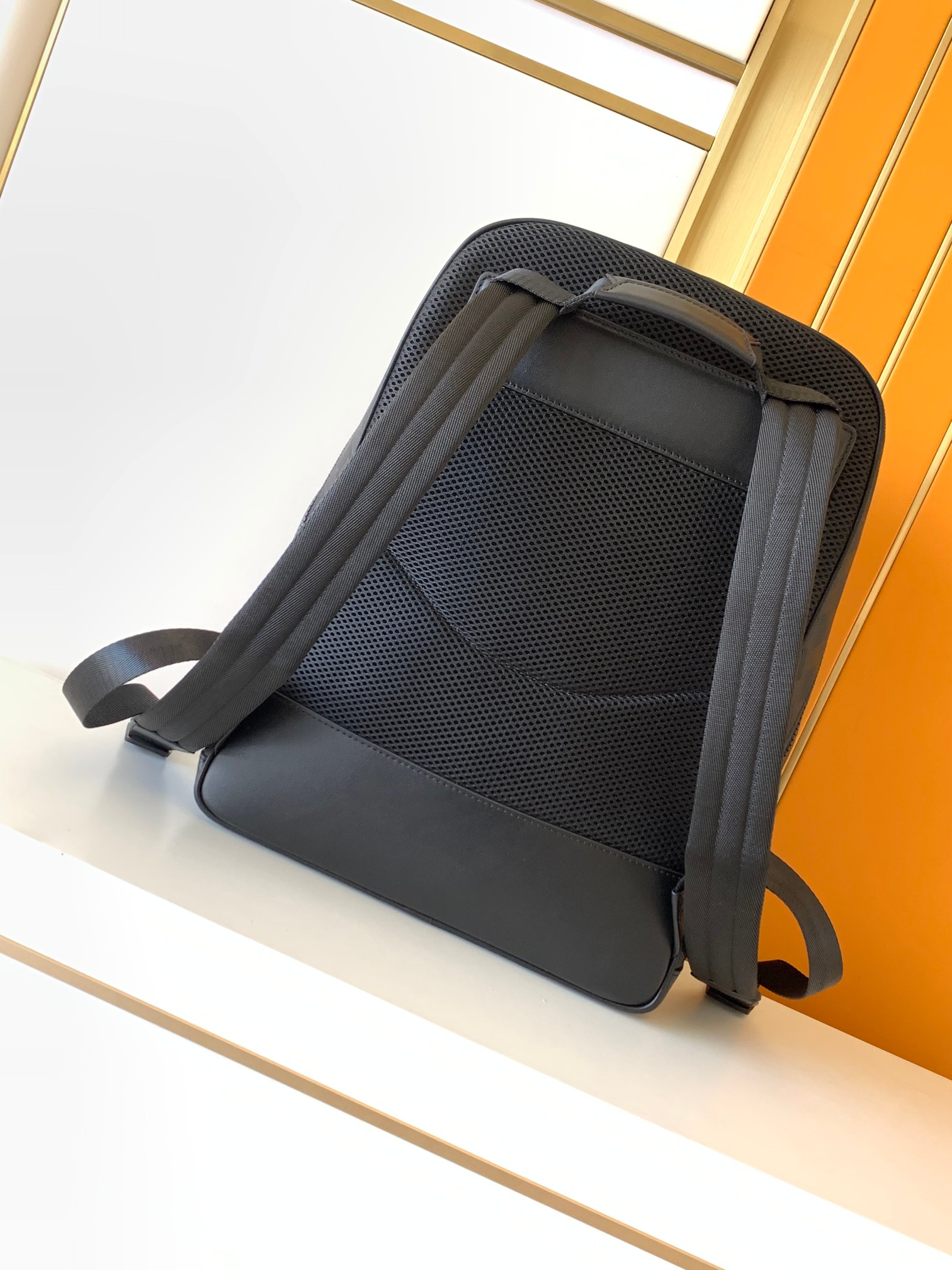 Mochila Minimalista Negra con  - Leather Work Rucksack Mens reseña y precio